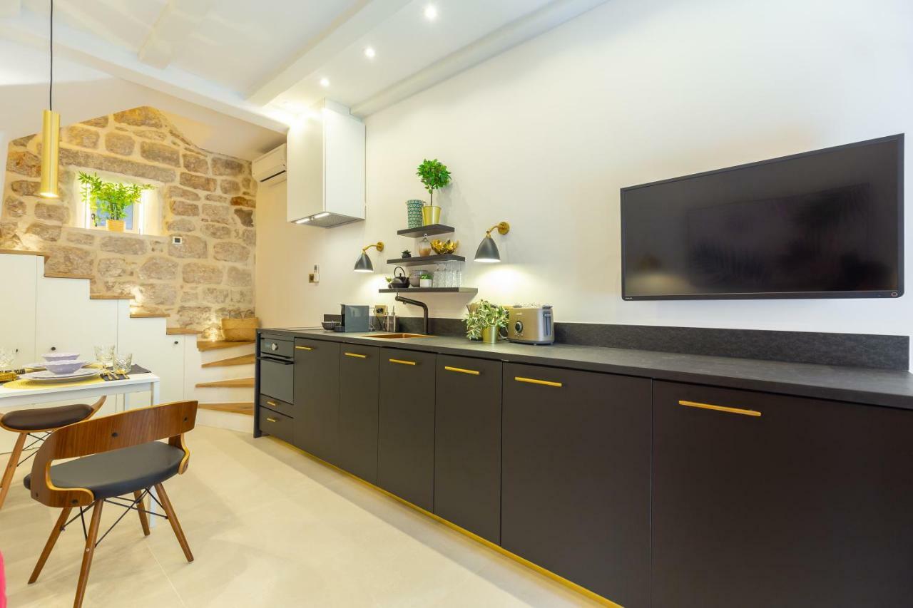 Вілла Old Town House With Floor Heating & Lush Private Garden Дубровник Екстер'єр фото