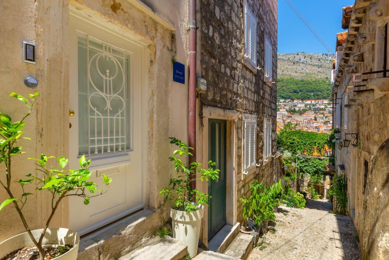 Вілла Old Town House With Floor Heating & Lush Private Garden Дубровник Екстер'єр фото