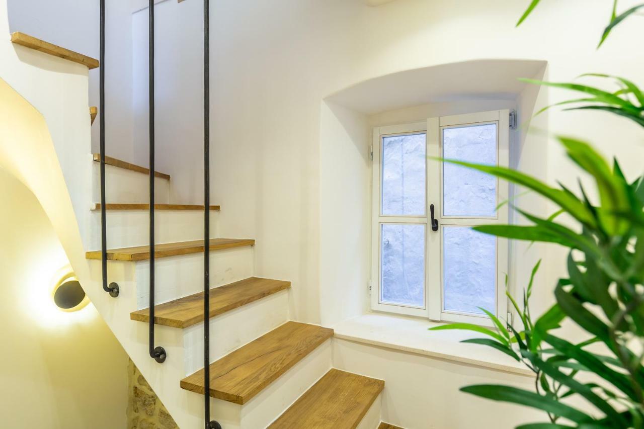 Вілла Old Town House With Floor Heating & Lush Private Garden Дубровник Екстер'єр фото