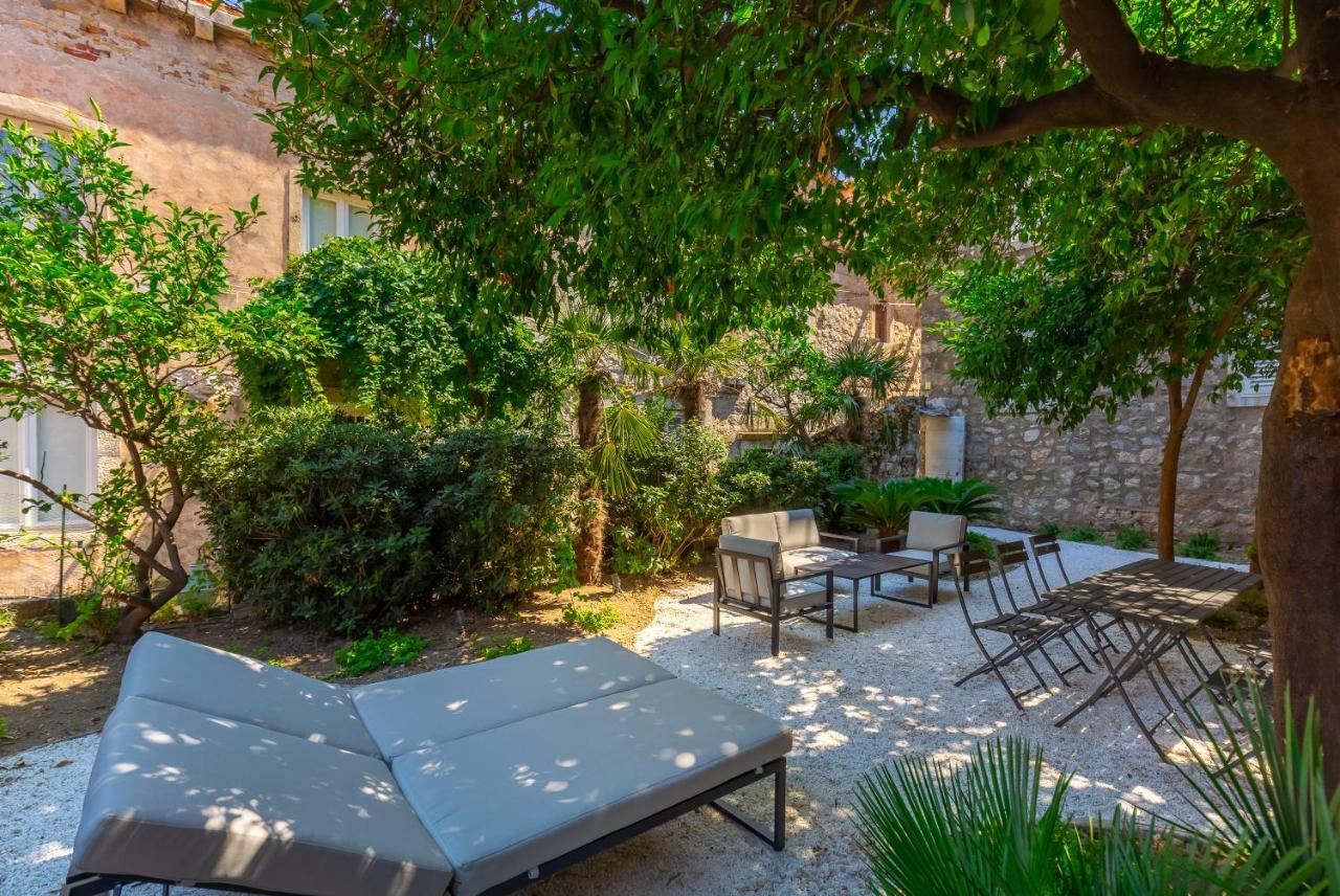 Вілла Old Town House With Floor Heating & Lush Private Garden Дубровник Екстер'єр фото
